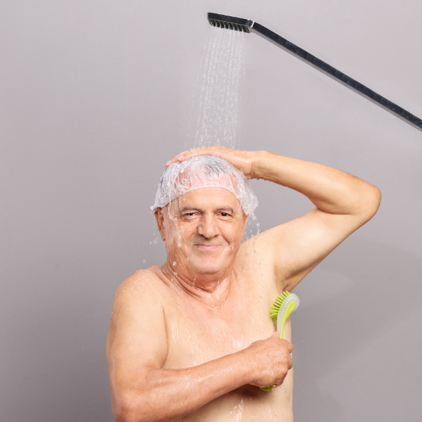 Pflegedienst und Seniorenbetreuung CuraVital-Körperhygiene-Mann duscht